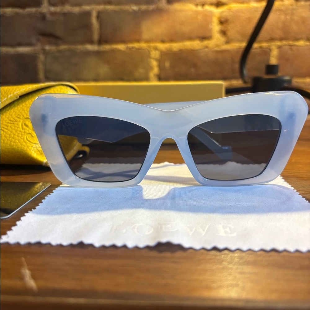 Loewe Cat eye Sunglasses